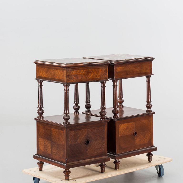 A COUPLE OF XVI-STYLE NIGHTSTANDS LOUIS 20TH CENTURY.