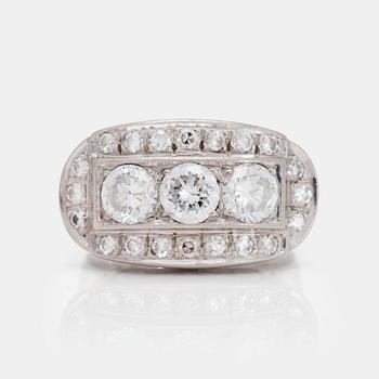 1171. A circa 1.75 ct brilliant-cut diamond ring.