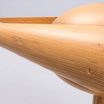 KAIJA AARIKKA, träskulptur, lackerad furu, 1970-tal.