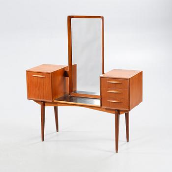 A dressing table, model "325", designed by Svante Skogh for Aktiebolagets Slutarps Möbelindustri, approx 1958.