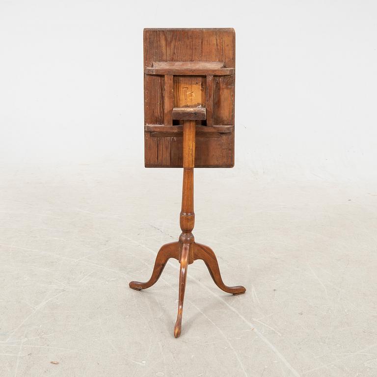Folding table Mälardalen around 1800.