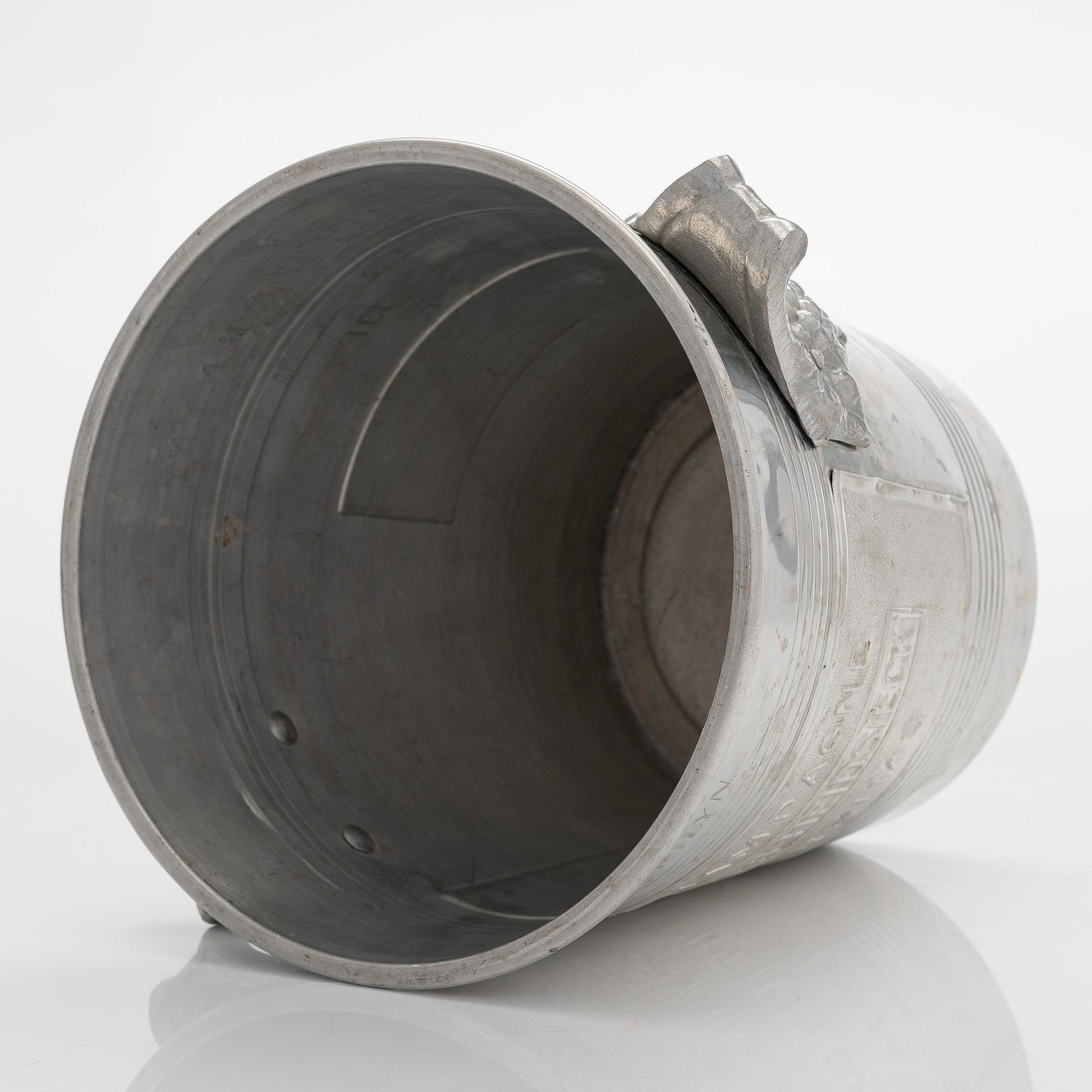 A late 20th-century champagne coolers.
