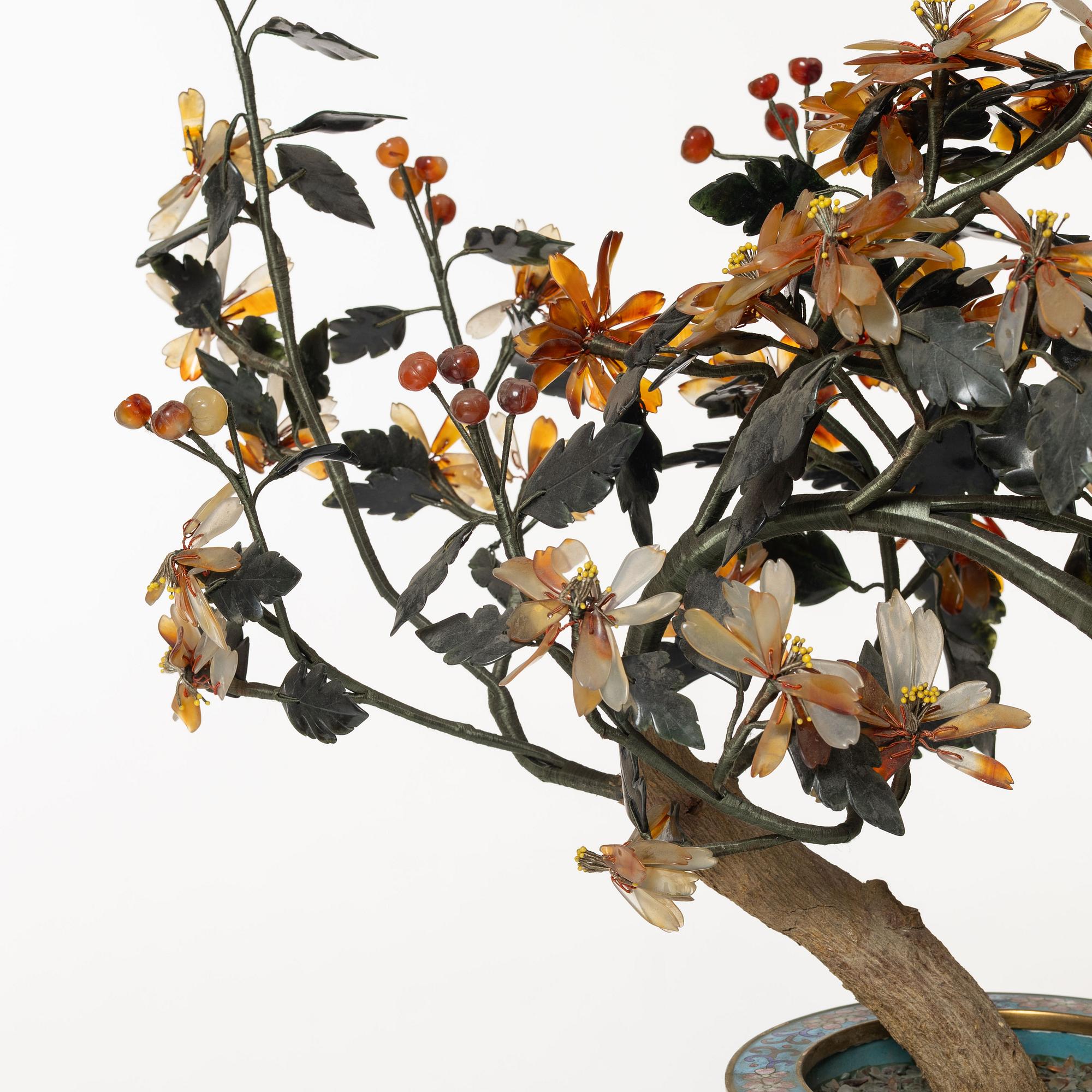 Decoration tree, stone, with pot in cloisonné, China, 20th century.