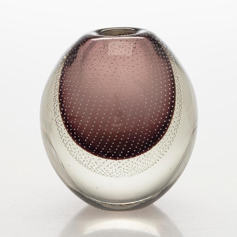 Gunnel Nyman, a model 'GN 17' vase, signed G. Nyman Nuutajärvi Notsjö -57.