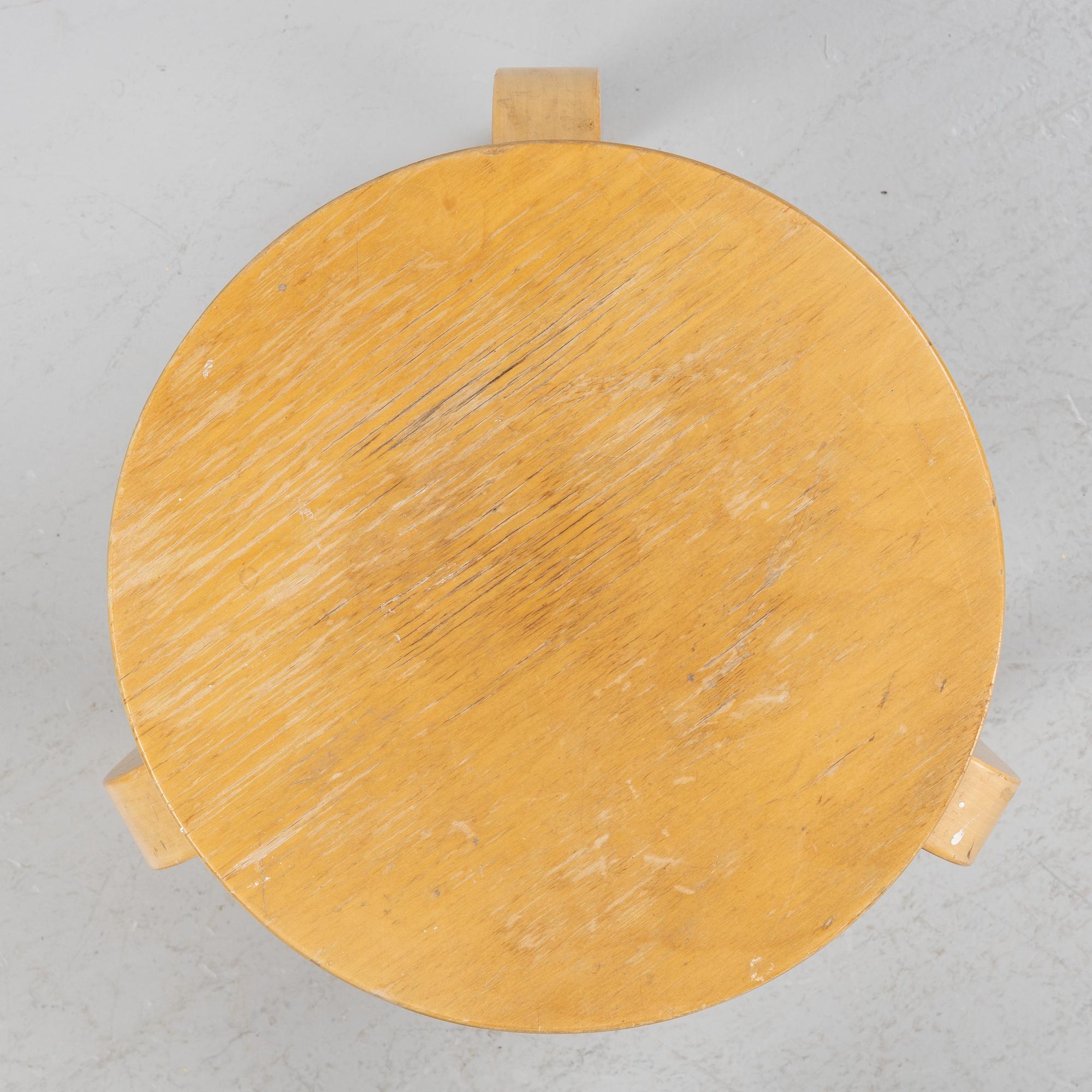 Alvar Aalto, pallar, 3 st, modell 60, Artek, Finland.