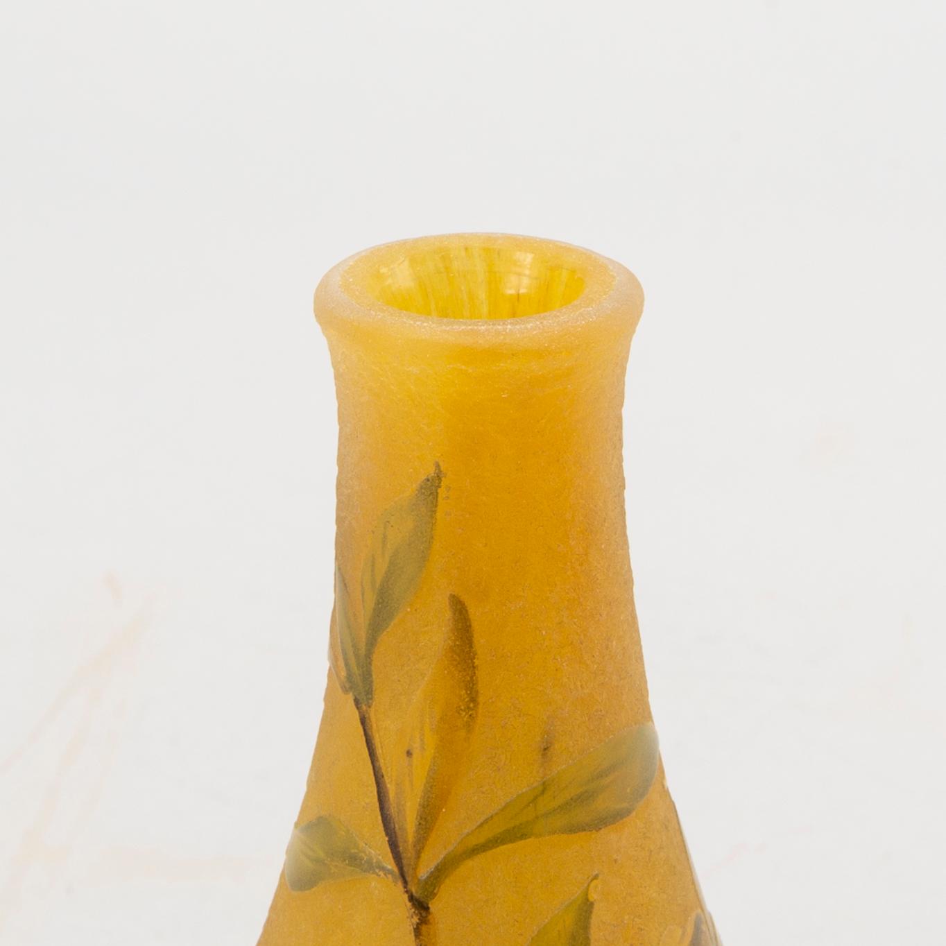 DAUM, a signed glass vase early 1900's.