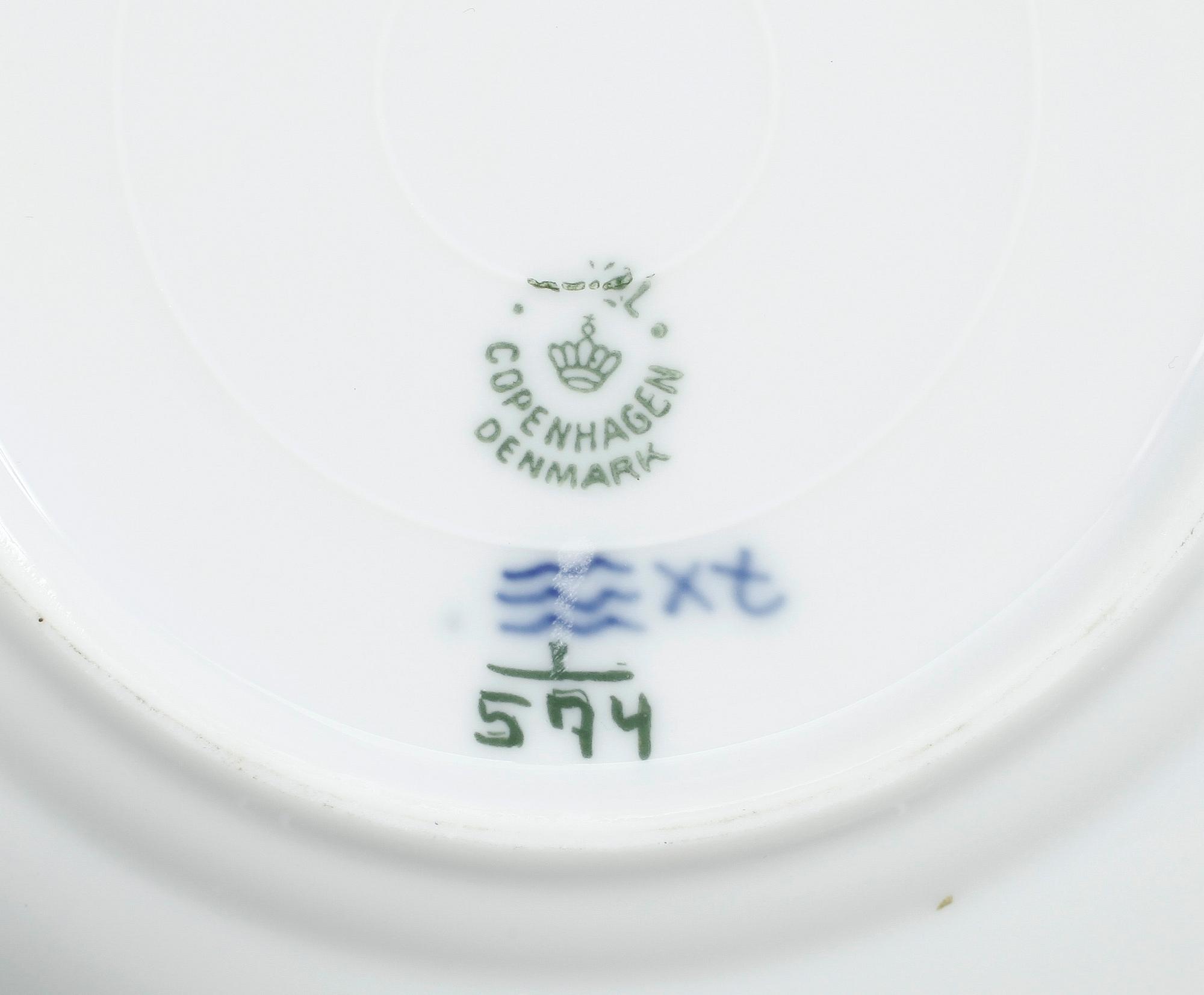 KAFFESERVIS / SERVISDELAR, 15 delar, porslin, "Musselmalet",  Royal Copenhagen och Bing & Grøndahl.