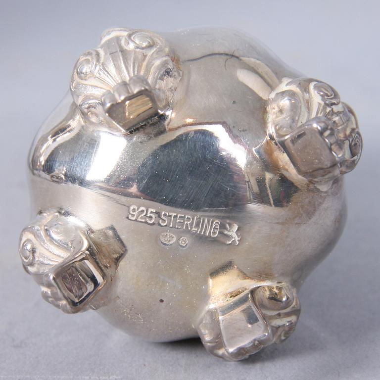 STRÖARE, 3 st, sterlingsilver, rokokostil, 1900-tal. 217 gram.