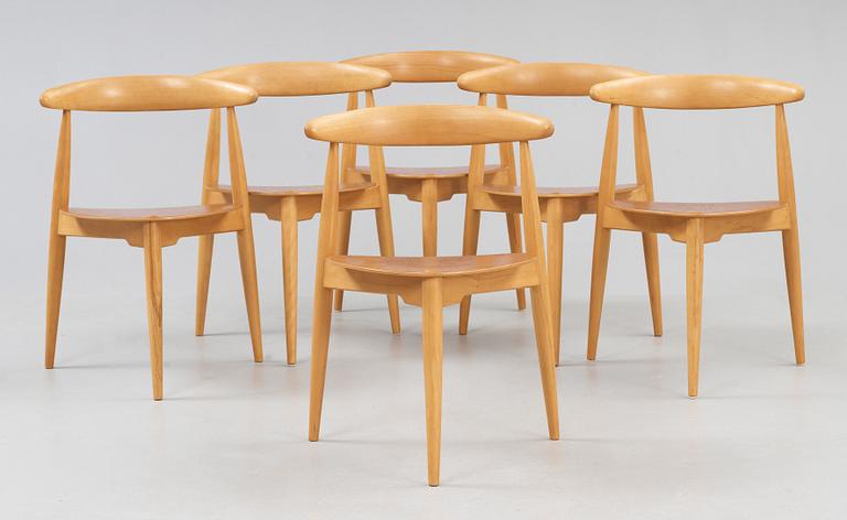 A Hans J Wegner teak top dining table with six chairs, Fritz Hansen ca 1963.