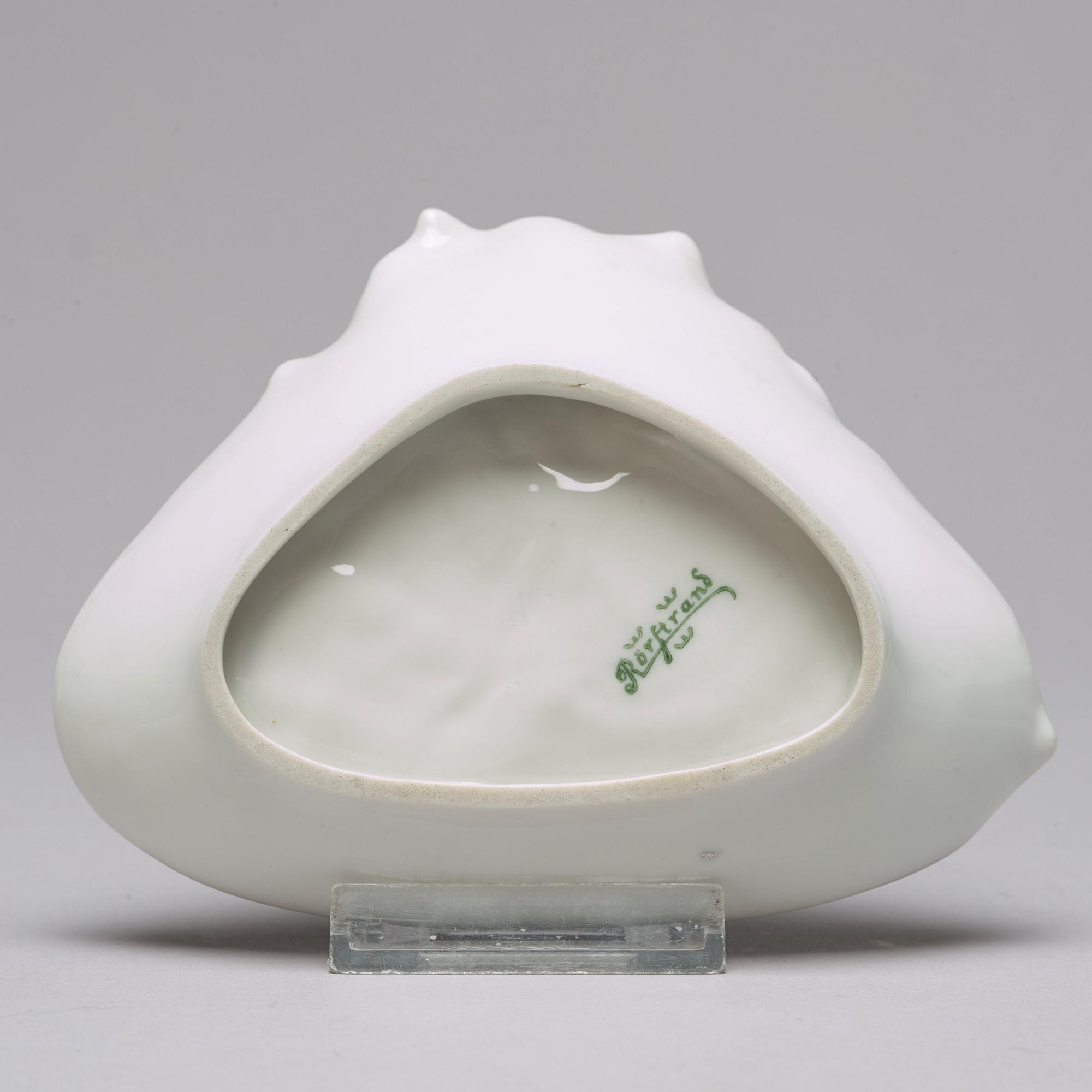 RÖRSTRAND, Anna Boberg, Astrid Ewerlöf and other, 3 art nouveau porcelain vases and a dish, Sweden ca 1900.
