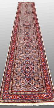 A RUNNER Moud, ca 510 x 77 cm.