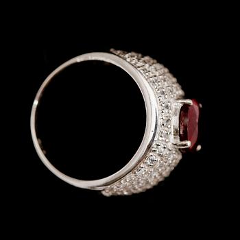 RING, förgyllt silver, rubin ca ca 4.0 ct.