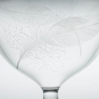 SKÅL PÅ FOT, glas. Vicke Lindstrand, Kosta 1970-/80-tal.
