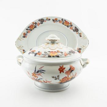 Tureen with lid and platter Vista Alegre Portugal second half of the 20th century porcelain.