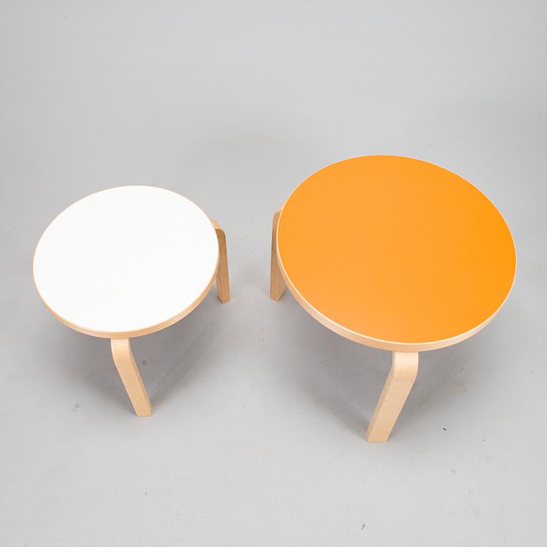 Alvar Aalto, soffbord, 2 st, modeller 90C och 90D, Artek 2012.
