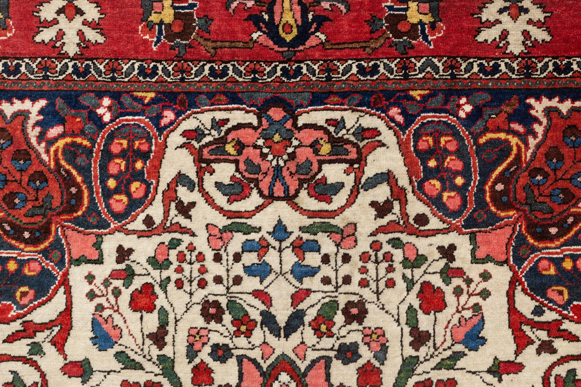 A carpet, Bakthiari, circa 214 x 136 cm.