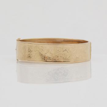 ARMRING, guld 18k, otydliga stämplar, otydliga svenska stämplar, 1900-tal. Vikt ca 23 gram.