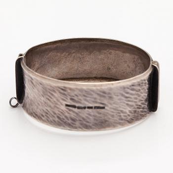 Armband, silver, ametister. Vilho Tavilehto, Tammerfors 1962.