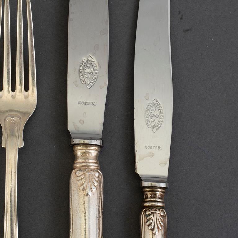 A 63 pcs silver flatweare service, Johan Olof Zetterström, Gothenburg, 1876 ad C.G. Hallberg, 1940.