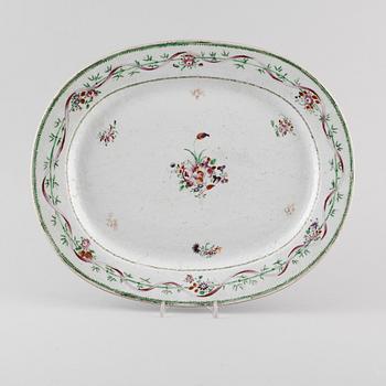 STEKFAT, porslin, Kina, Qianlong 1736-1795.