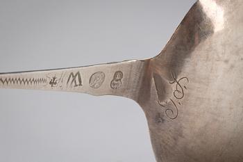 BRÄNNVINSSKED, silver, Casimir Fredrich Medit (1712-1723). Karlskrona. Vikt ca 36 g.