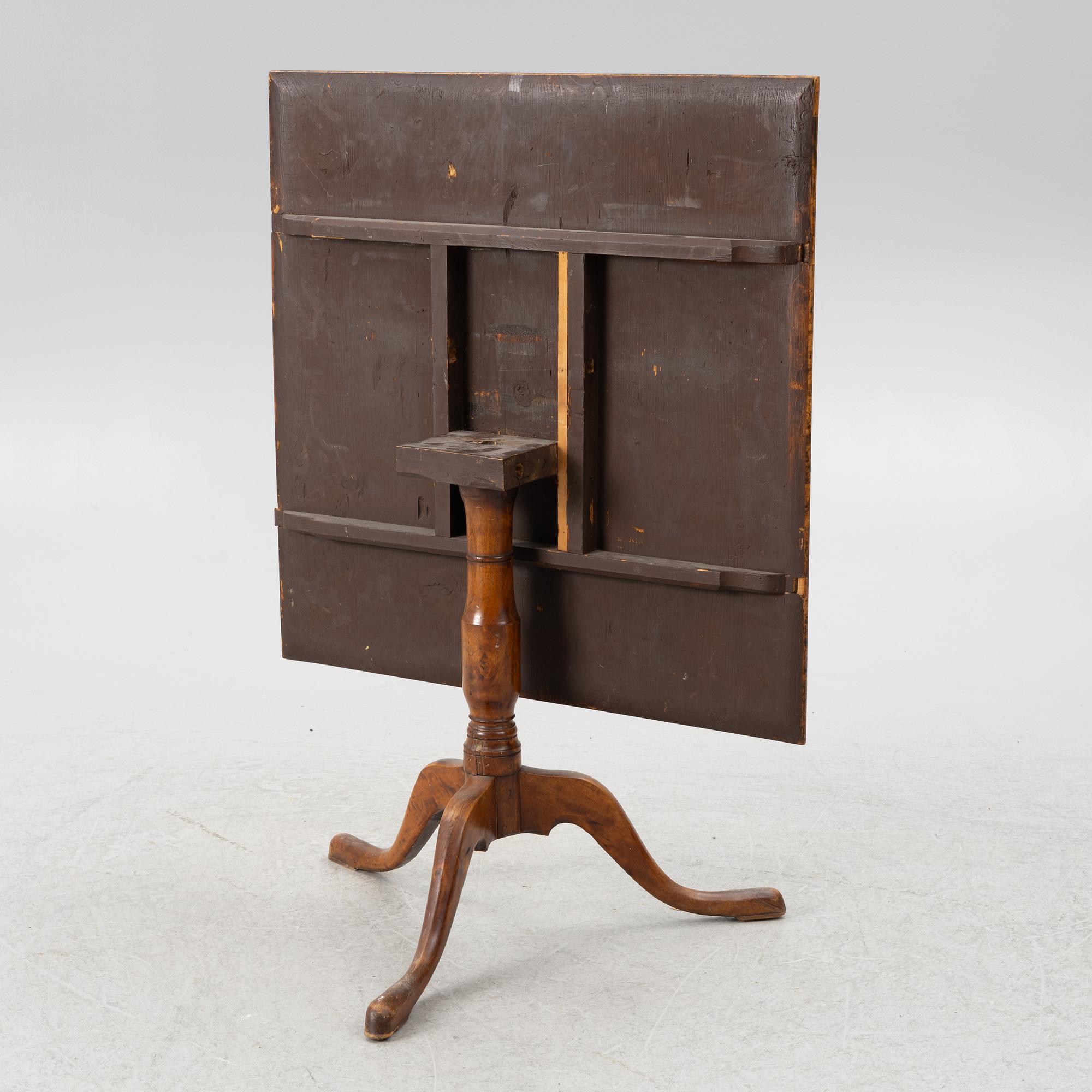 Fällbord, alrotsfanér, omkring år 1800.