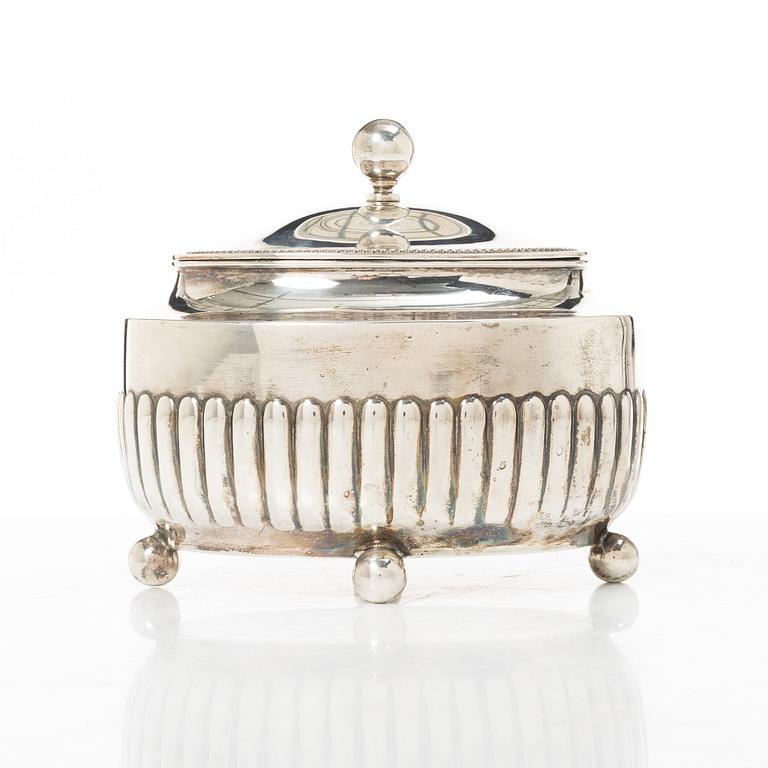 A Swedish silver sugar box, mark of Nils Leonard Dahlström & Co, Örebro 1921.