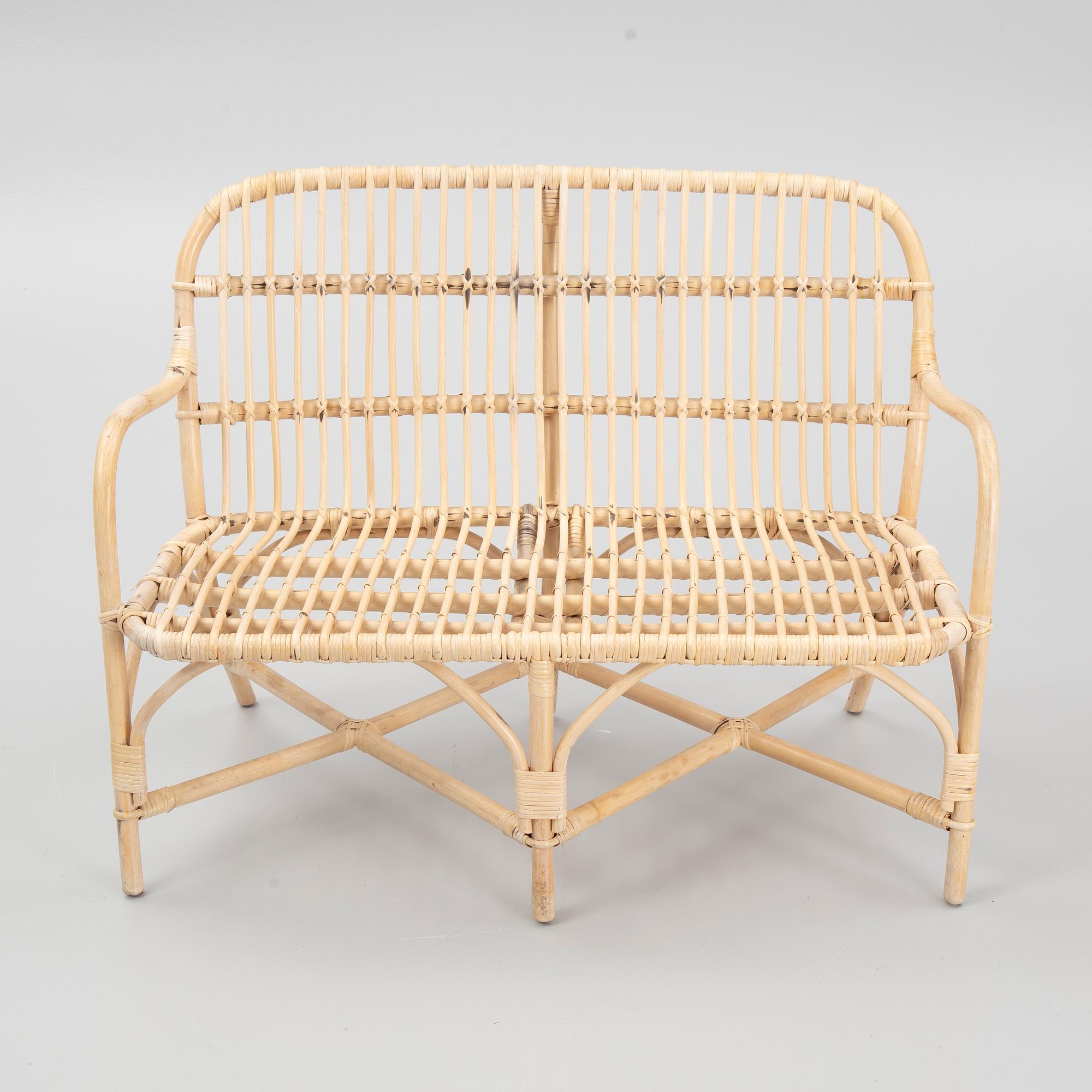 Möbelgrupp av bambu, 6 delar, 1900-tal.