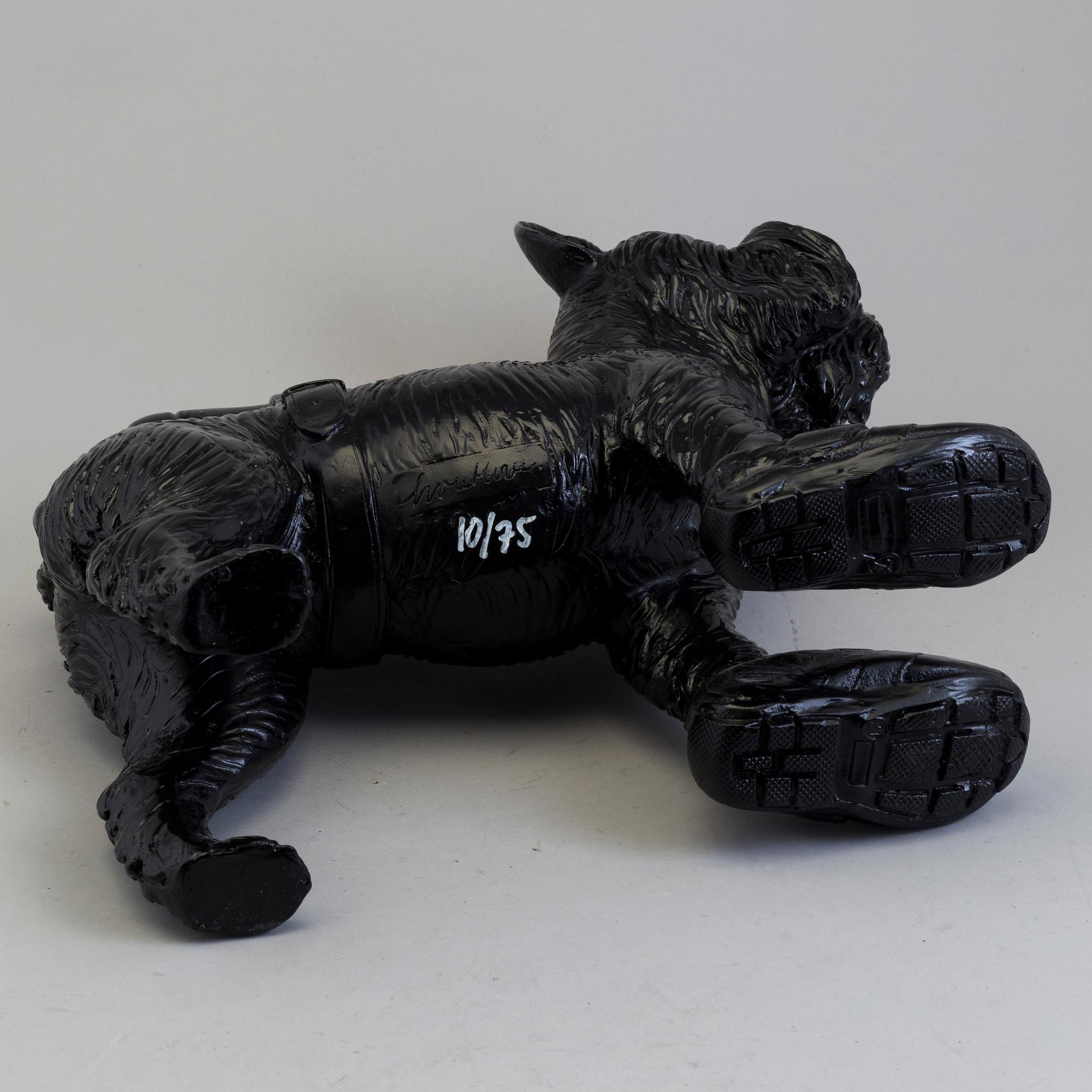 WILLIAM SWEETLOVE, "Cloned Griffon Bruxellois with pet bottle",
2011, signed and numbered 10/75.