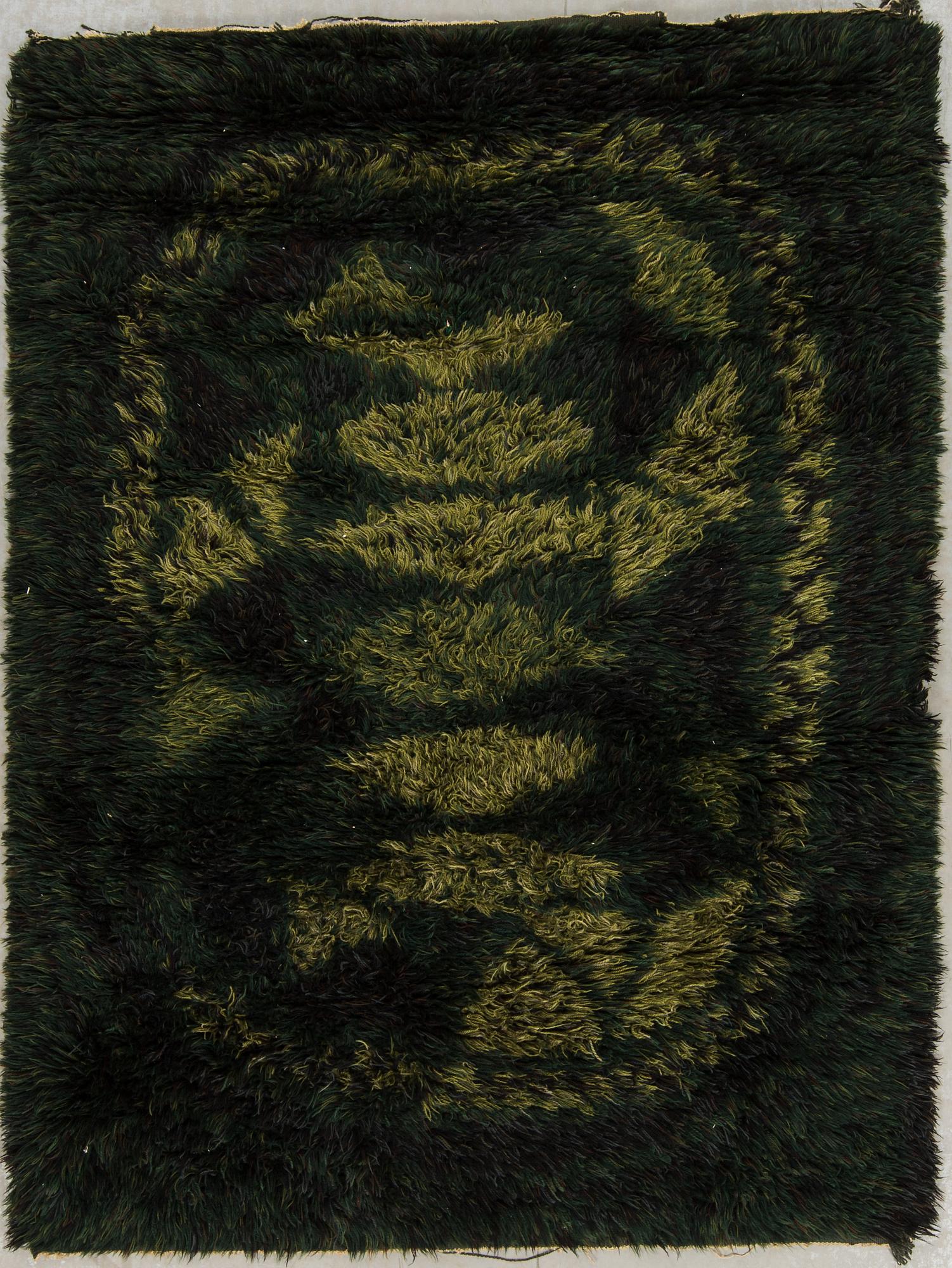 MATTA, rya, monogramsignerad SH, svensk hemslöjd, USP. 1900-talets andra hälft. Ca 188 x 140 cm.