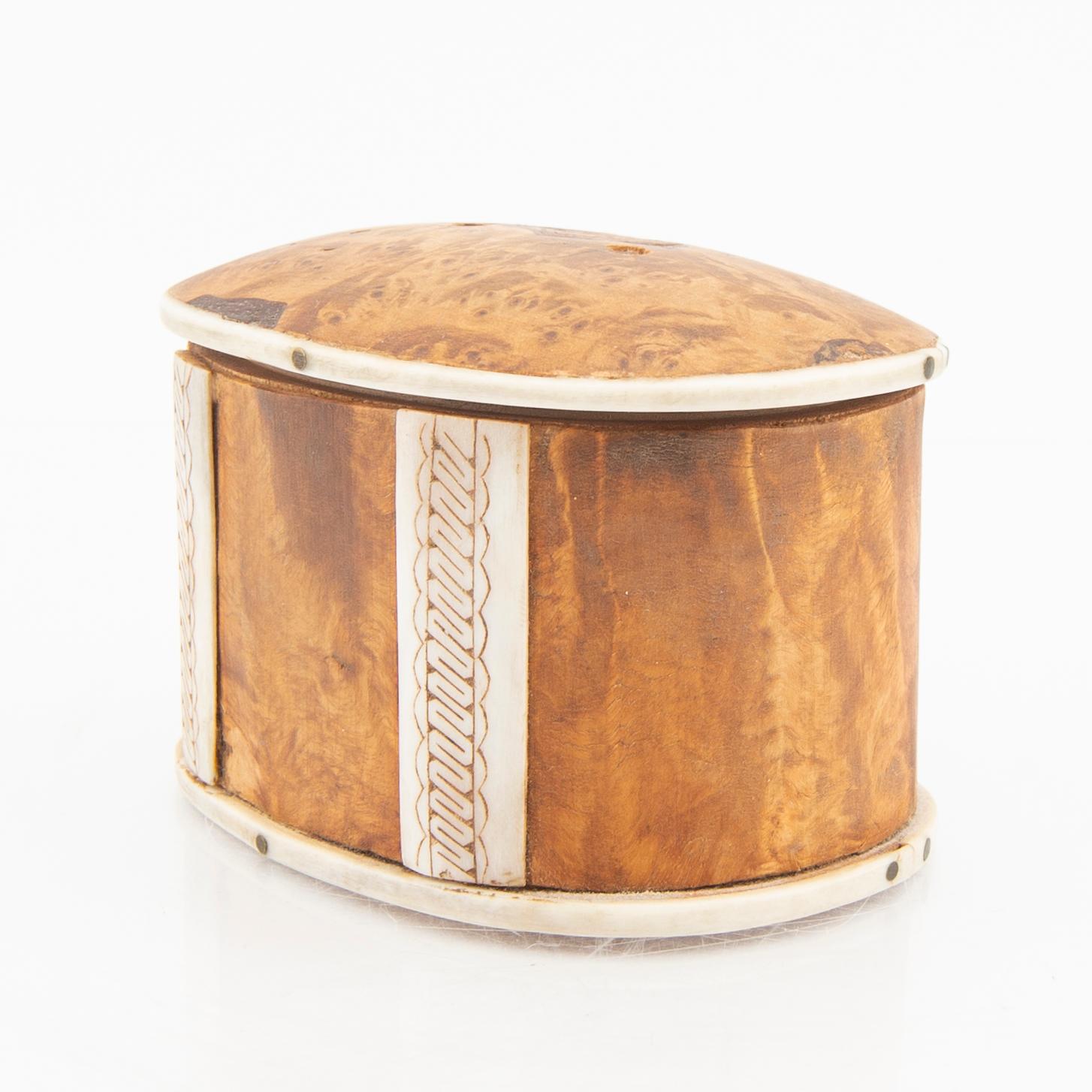 Lars Knutsson Sunna, a signed box of birch and bone.