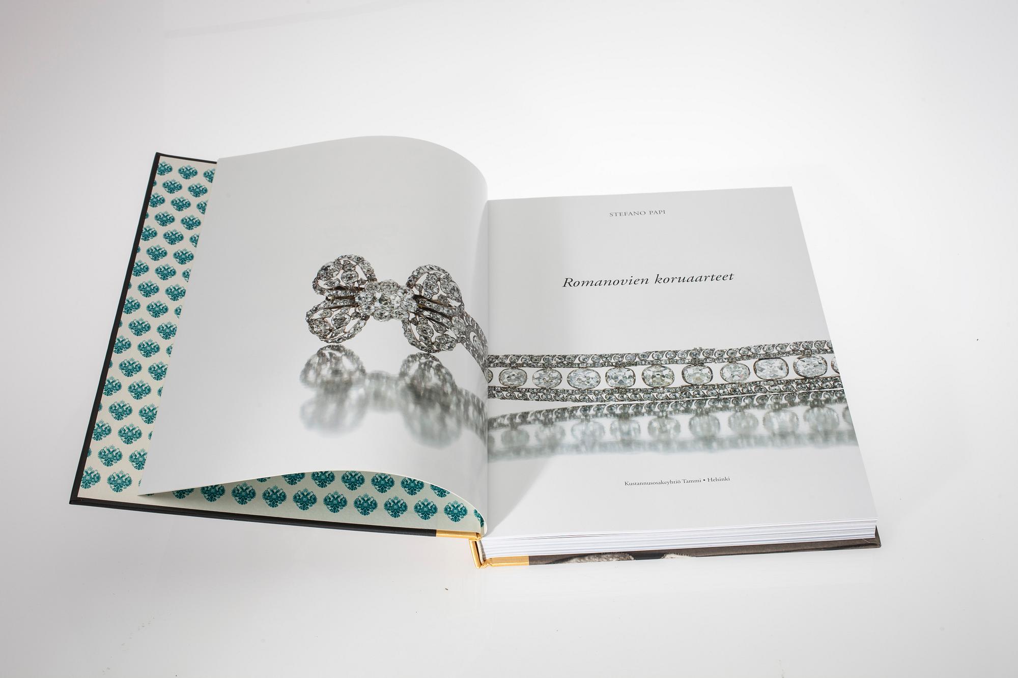 STEFANO PAPI "Romanovien koruaarteet" Tammi, tryckt i Kina 2010, numrerat ex. 1017/1950.