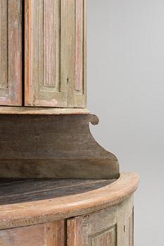 A late gustavian cabinet, ca 1800.