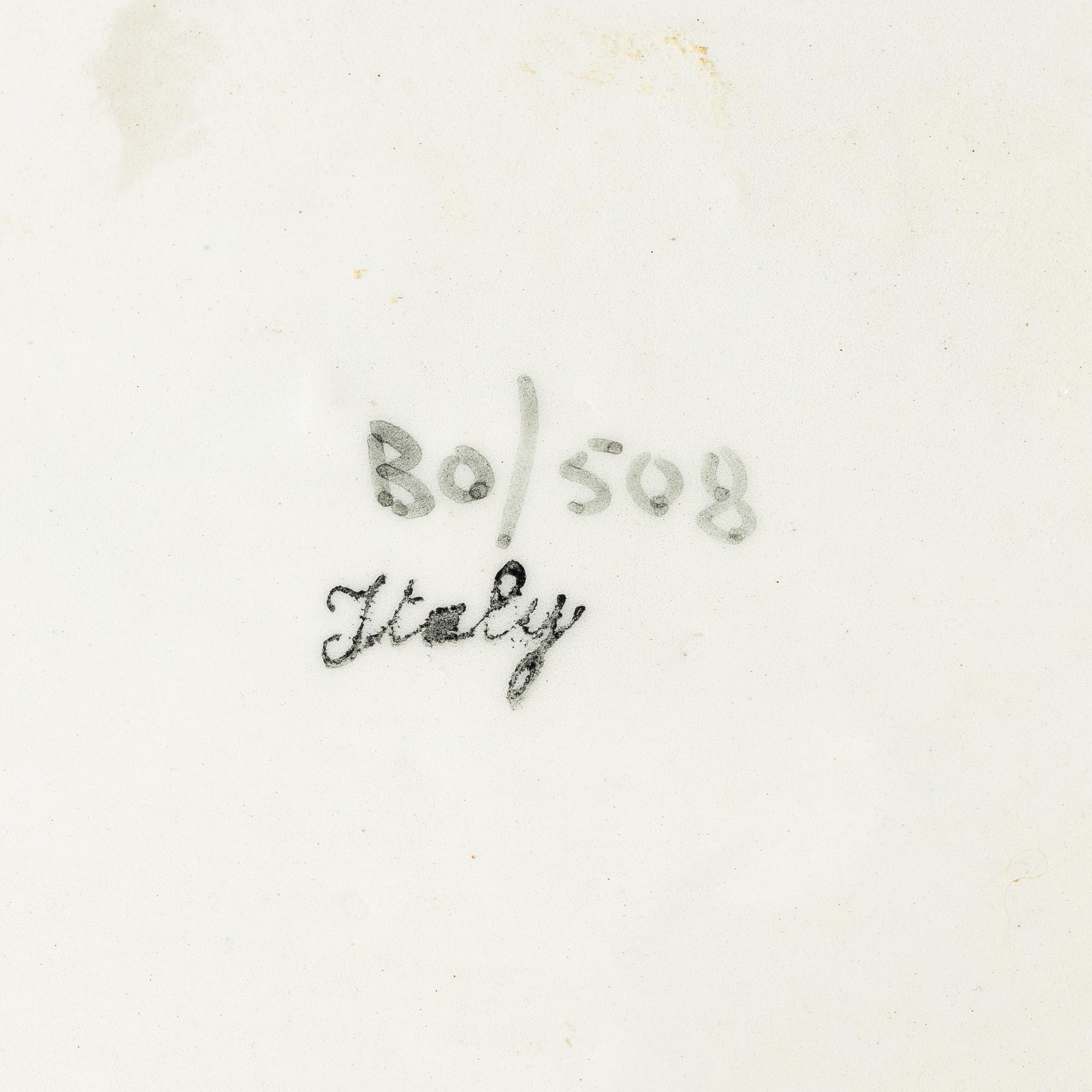 Service pieces, 91 pcs, mostly Porcelain de Paris.