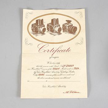 KAMERA, Hasselblad med tillbehör, modell 1000F, nr CT20027, Tillverkad 1956.