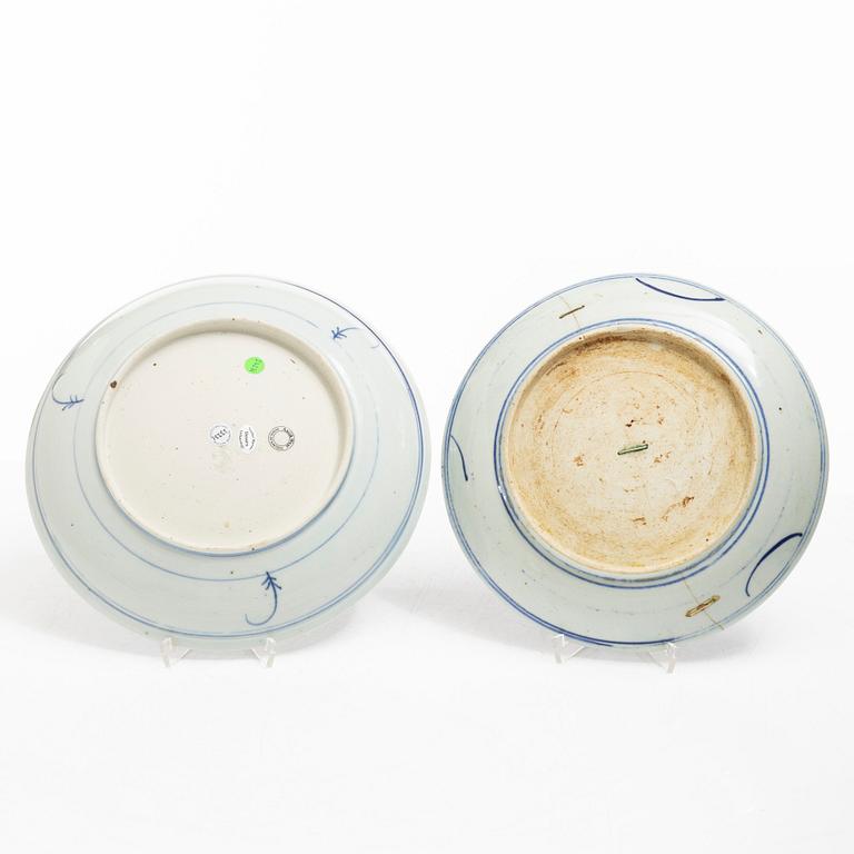 Two similar blue and white porcelain plates, 19th century.