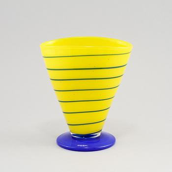 VAS, glas, Anna Ehrner, Kosta Boda, 1900-talets andra hälft.