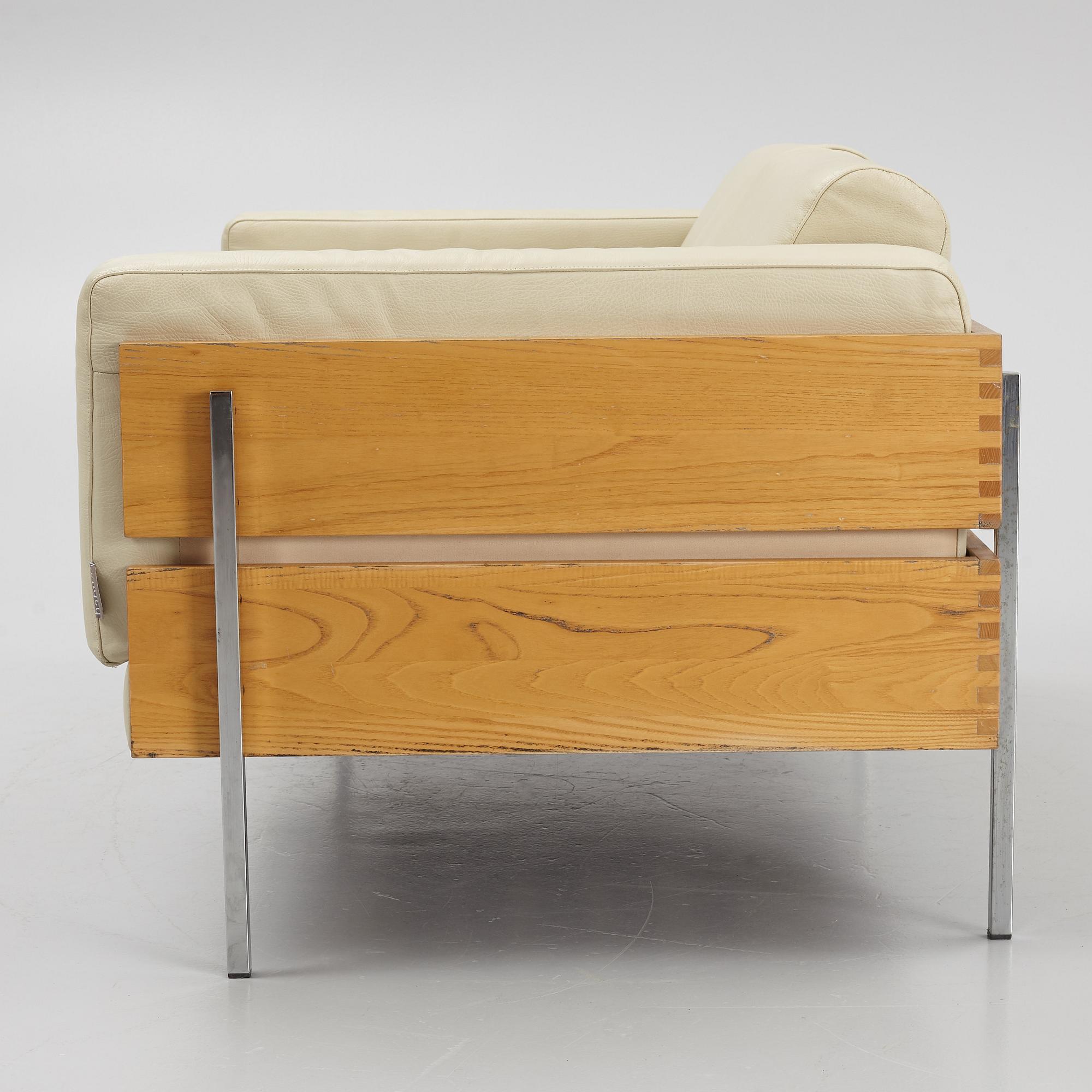 Robin Day, a sofa and armchair, 'Forum', Habitat.