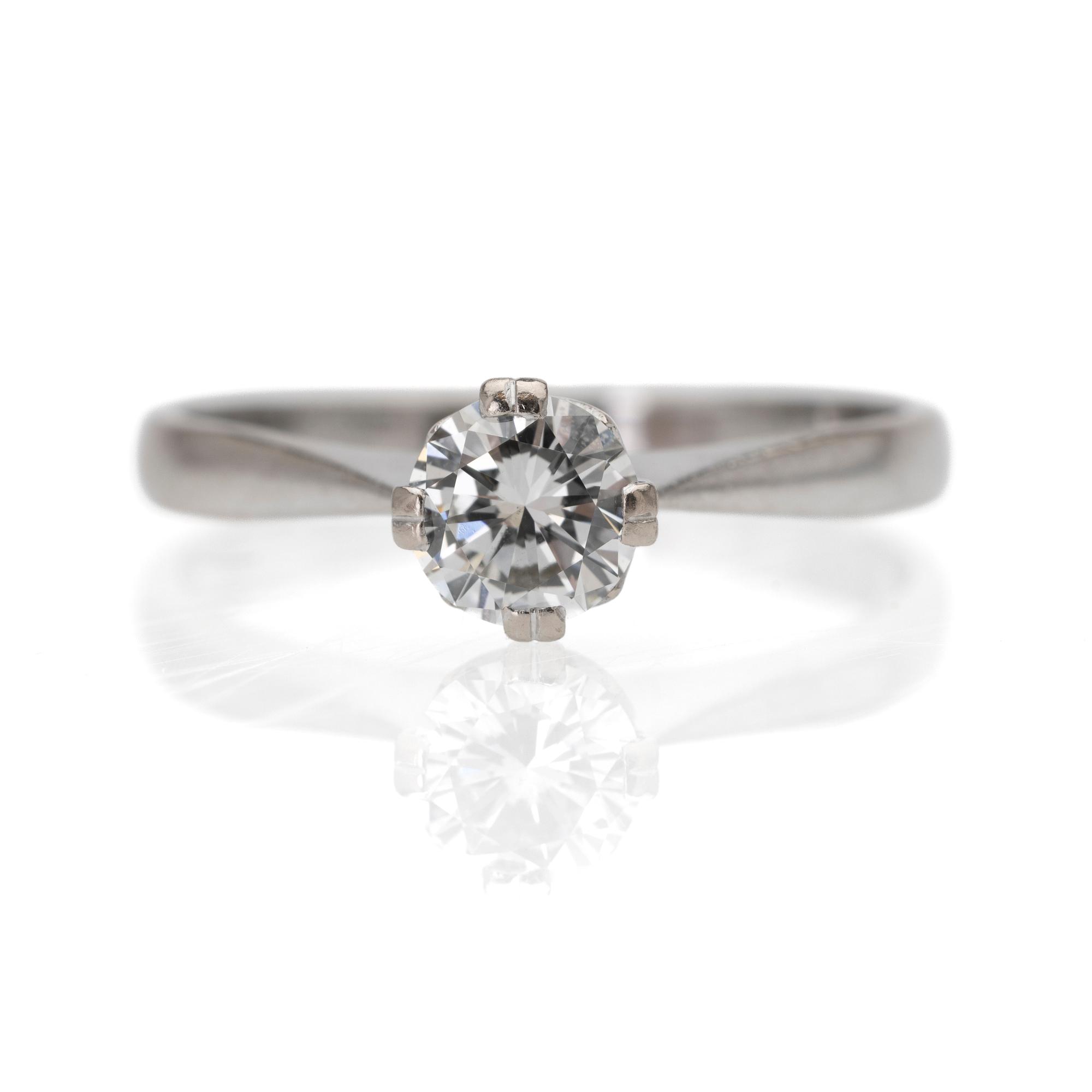 18K white gold solitaire ring with a diamond, G. Dahlgren & Co Malmö 1993.