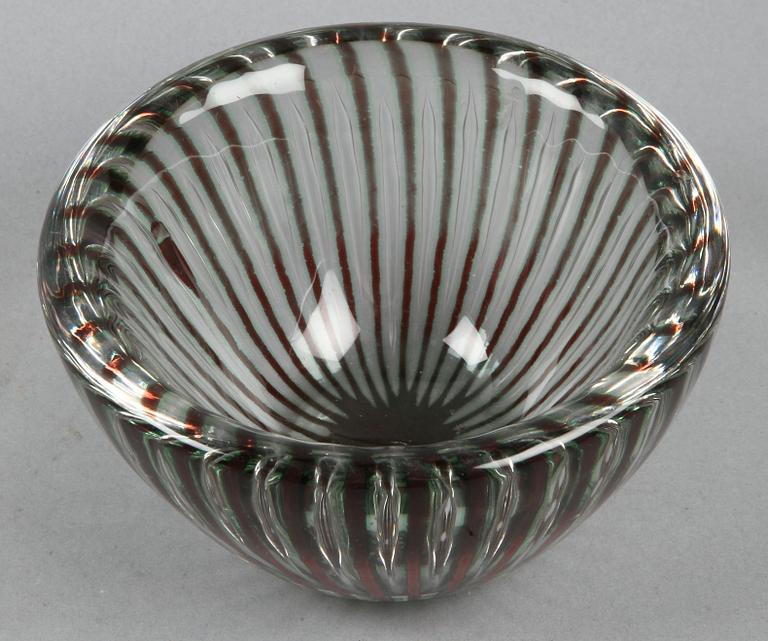 SKÅL, glas,  Edvin Öhrström, Orrefors. Ariel. Sign o numrerad 1760 E.