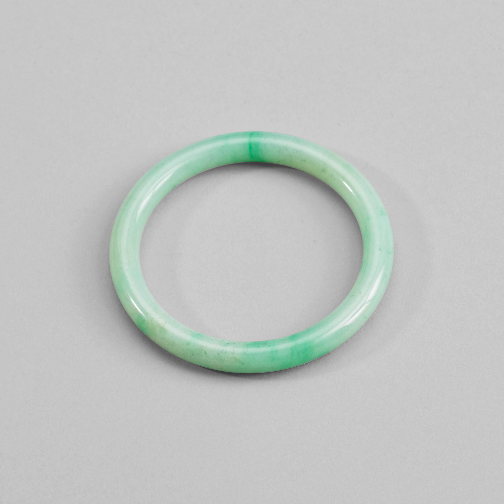 ARMRING, jadeit. Kina, 1900-tal.