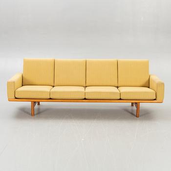 Hans J Wegner, Soffa,  "GE 236/4", Getama.