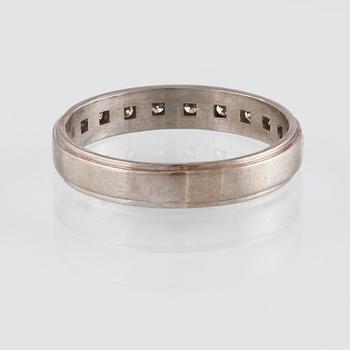 RING, 18K vitguld med 10 åttkantslipade diamanter, John Pettersson, Stockholm. Vikt 4,4 gram.