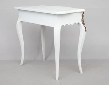 PÖYTÄ, rokokoo, 1700-luvun loppupuoli.