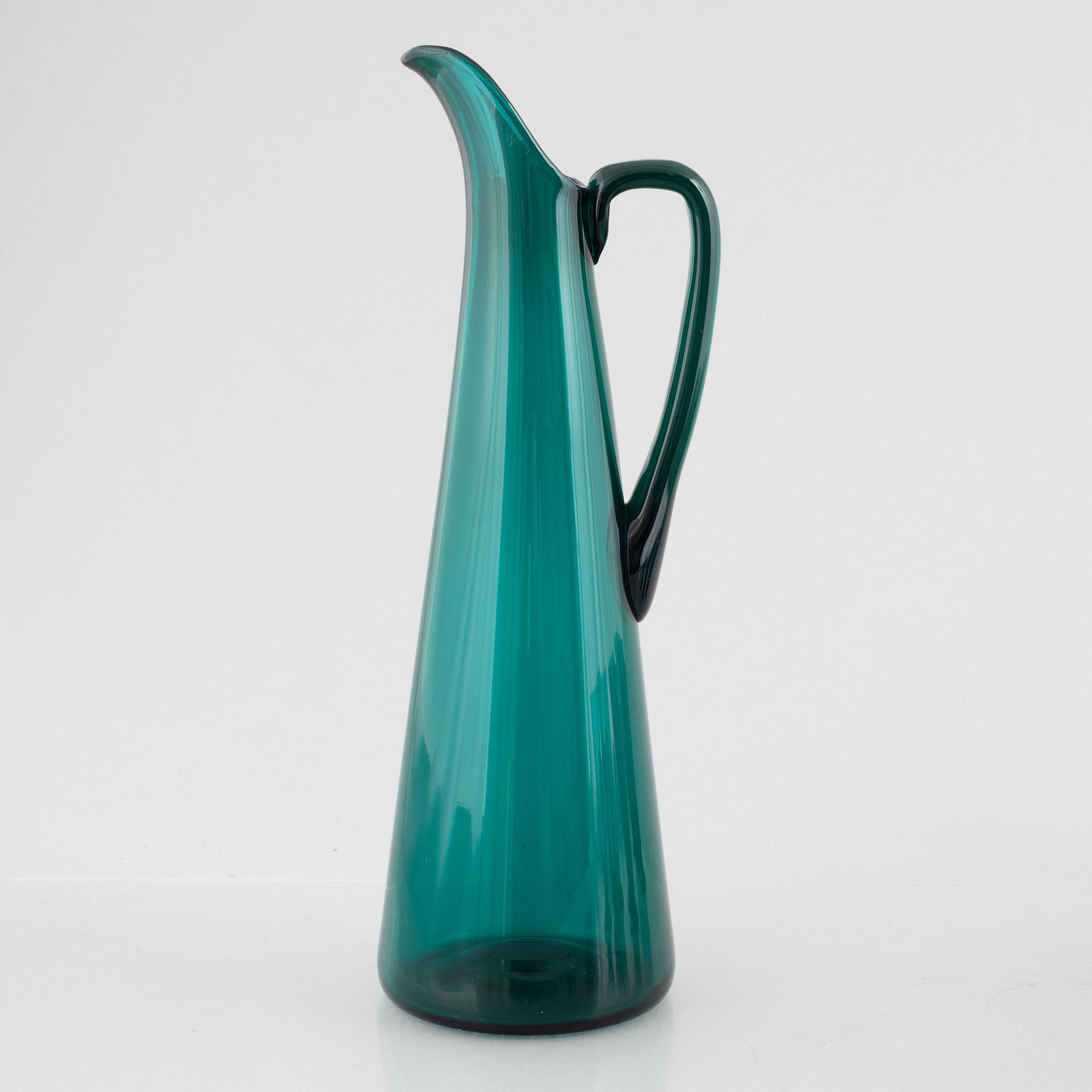 Nanny Still, a glass carafe with ten glasses, model T/335, Riihimäen Lasi Oy, in production 1950-1966.
