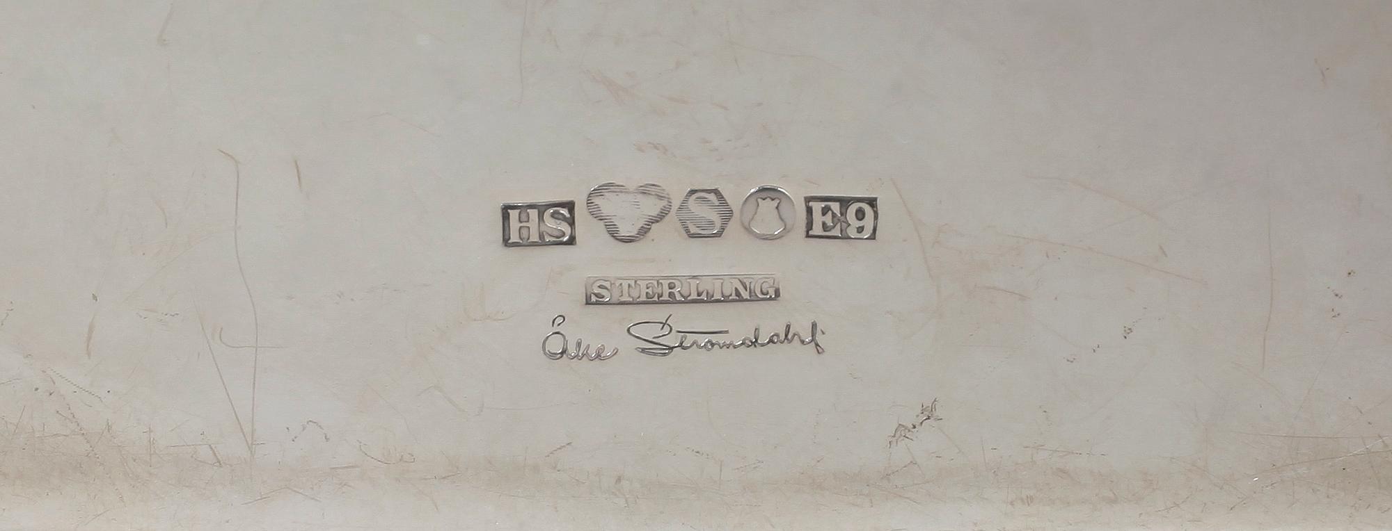 SKRIN, sterlingsilver, Åke Strömdahl för Hugo Strömdahl, Stockholm, 1955. Vikt ca 300g.