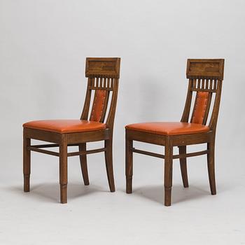 Eliel Saarinen, pöytä ja tuoleja, 4 kpl, Huonekaluliike Mikko Nupponen 1900-luvun alku.