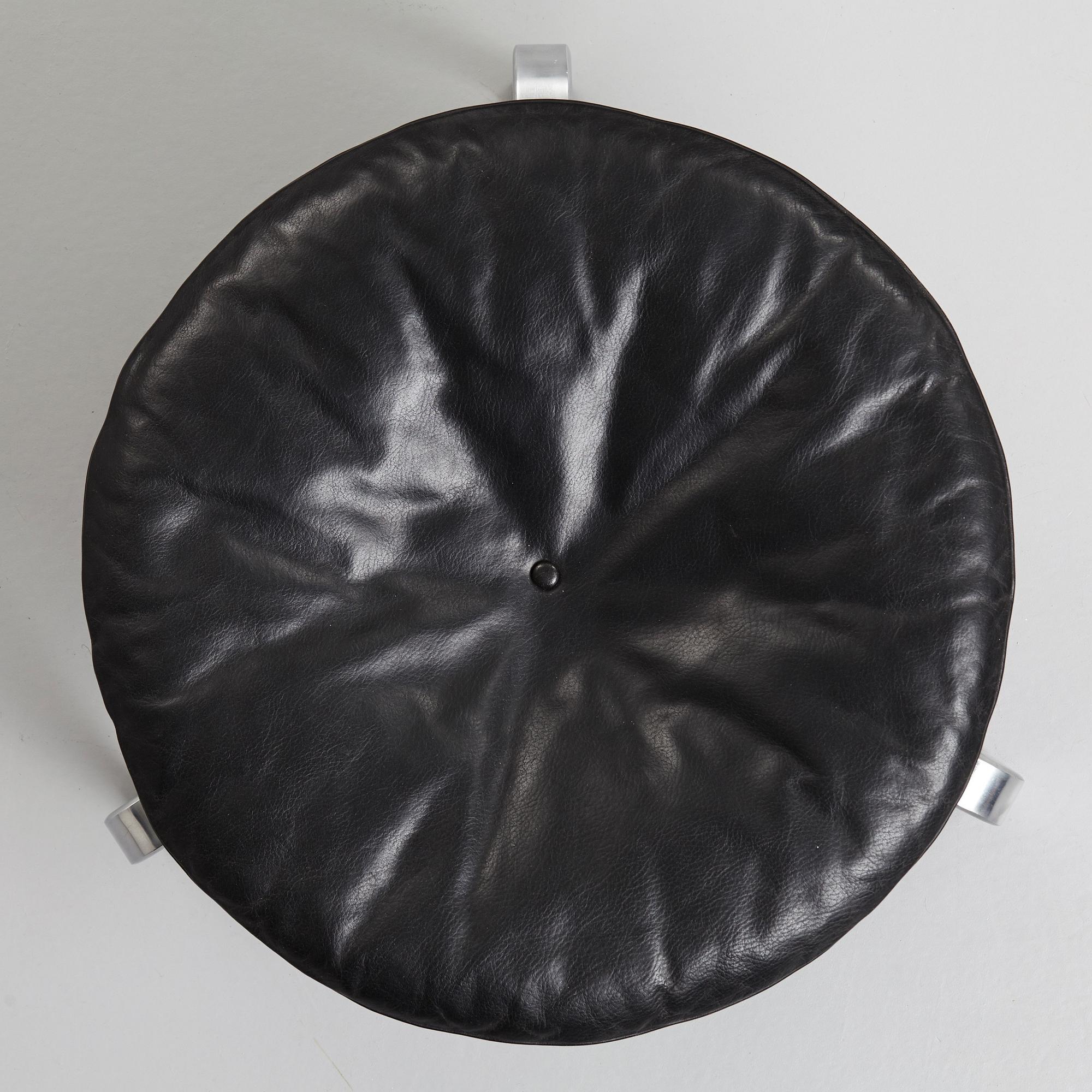 Poul Kjaerholm, pall "PK-33", E Kold Christensen, Danmark.