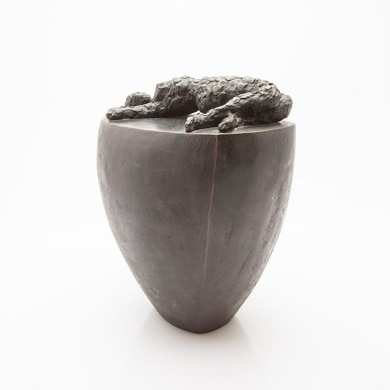 Vivianne Geijer, Recumbent model, bronze.