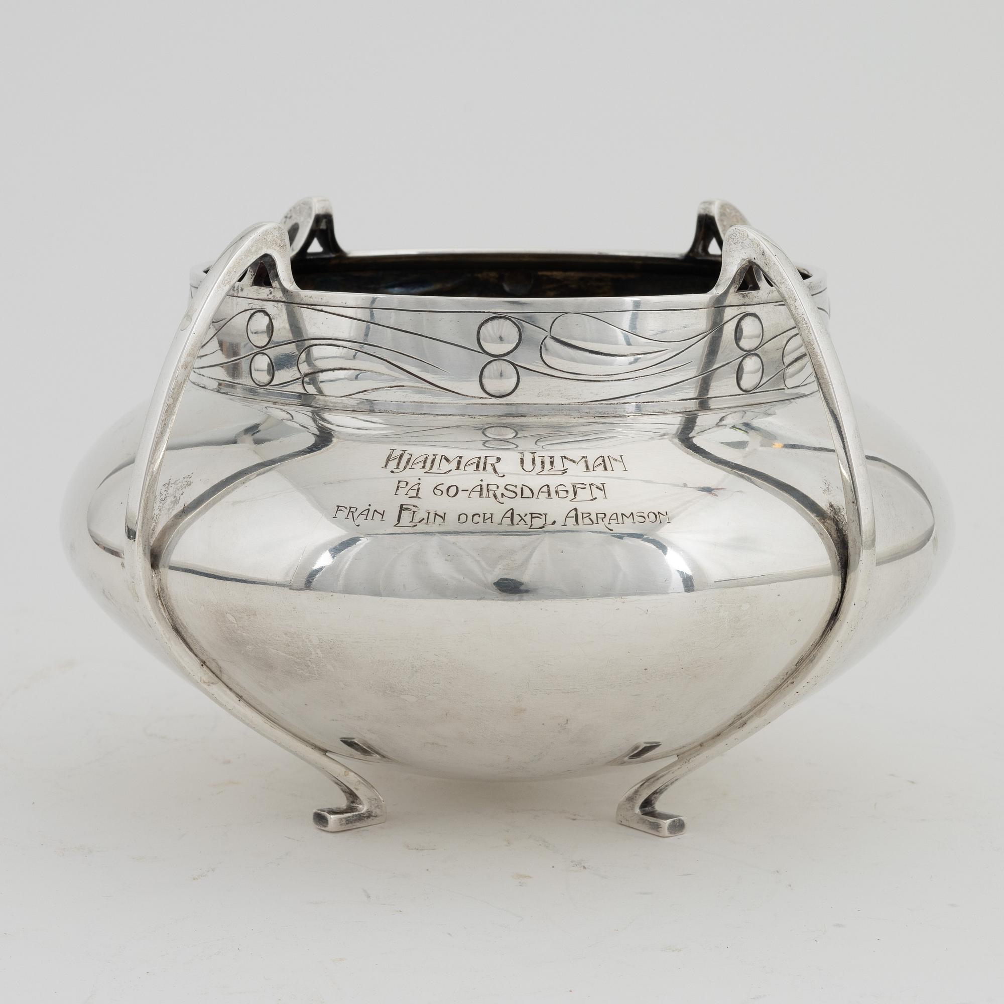 An Art Nouveau silver bowl, possibly Gustaf Möllenborg, Stockholm, 1905.